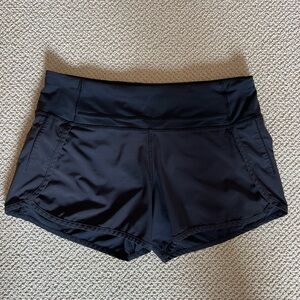 Lululemon Speed Up shorts low rise size 6